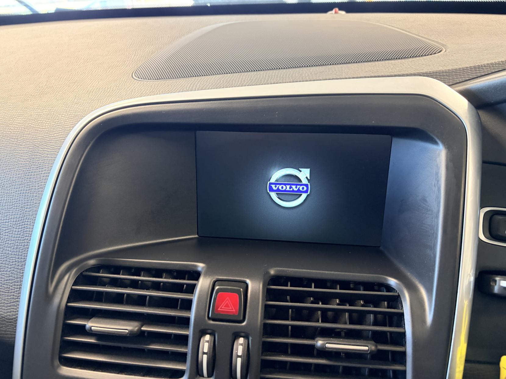 Volvo XC60 2.4 D4 SE Lux Nav SUV 5dr Diesel Geartronic AWD Euro 5 (181 ps)