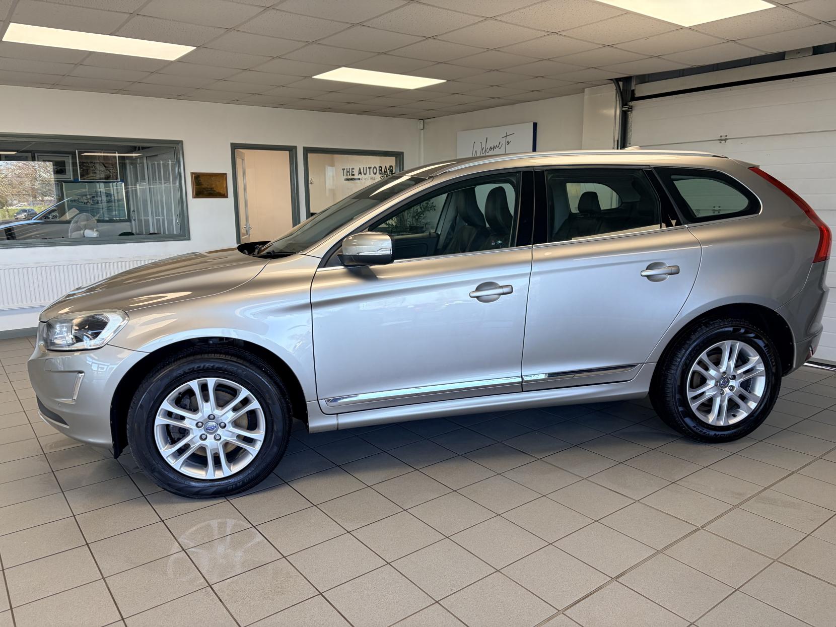 Volvo XC60 2.4 D4 SE Lux Nav SUV 5dr Diesel Geartronic AWD Euro 5 (181 ps)