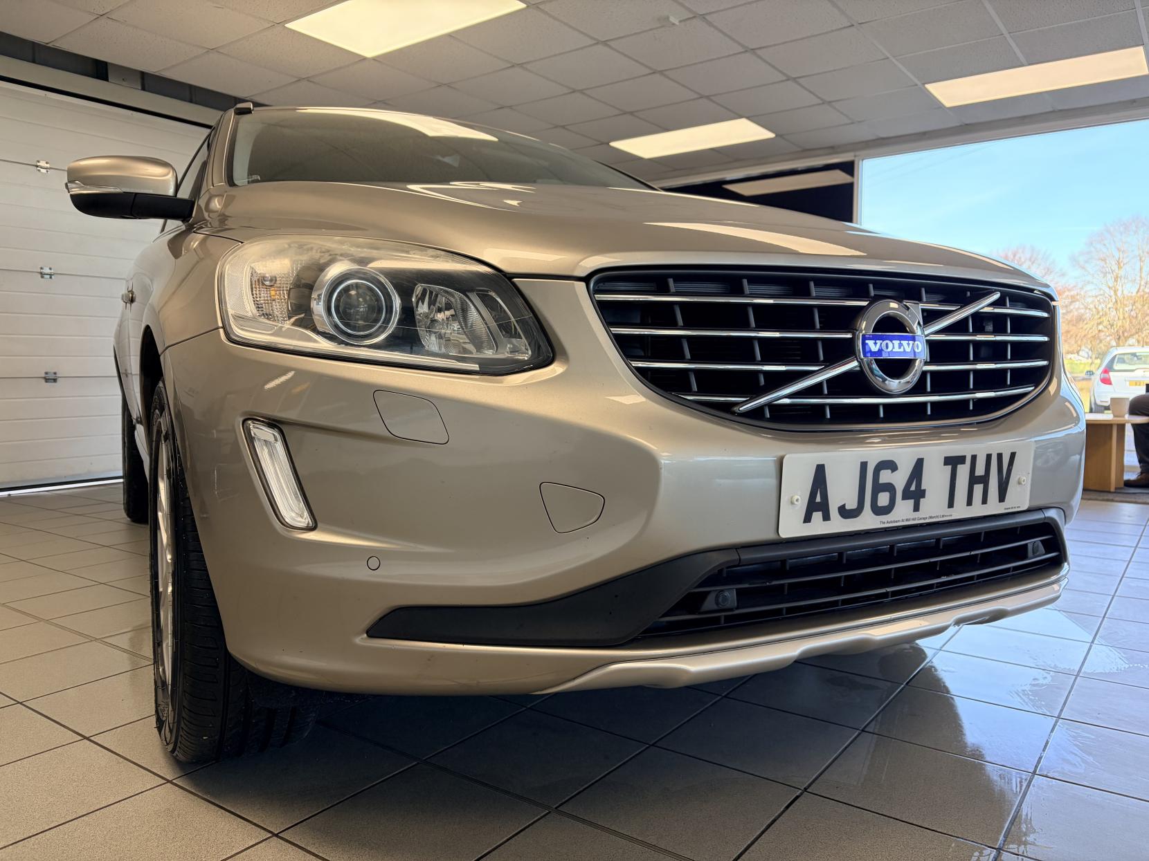 Volvo XC60 2.4 D4 SE Lux Nav SUV 5dr Diesel Geartronic AWD Euro 5 (181 ps)