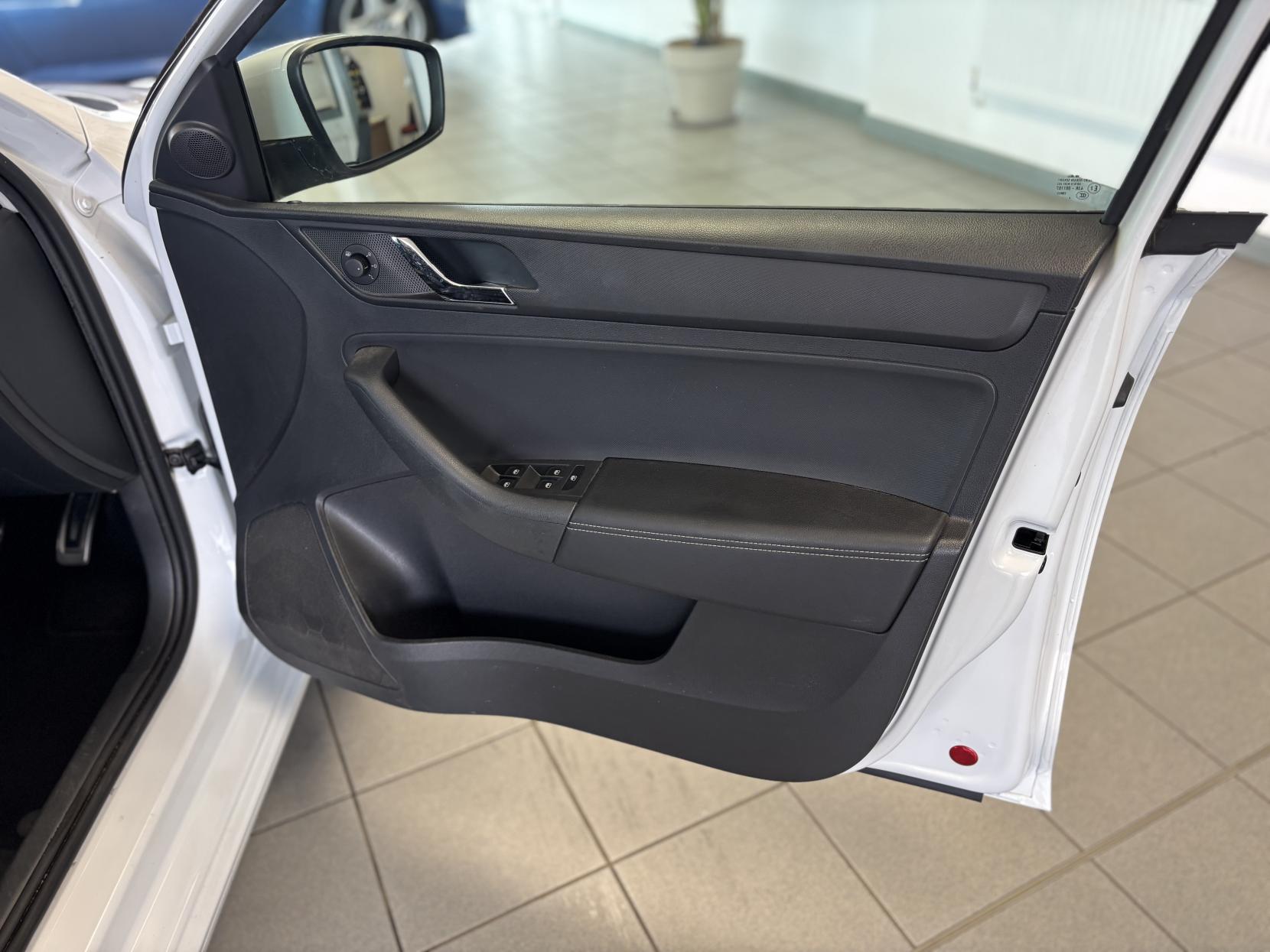 Skoda Rapid Spaceback 1.2 TSI SE Tech Hatchback 5dr Petrol Manual Euro 6 (s/s) (110 ps)
