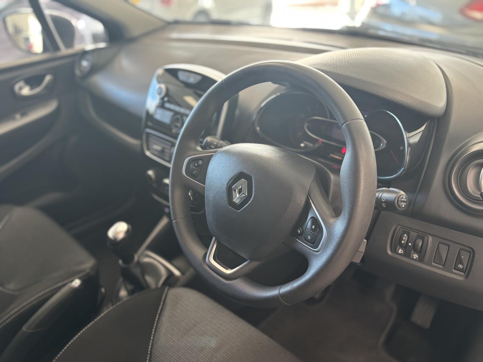 Renault Clio 1.5 dCi Play Hatchback 5dr Diesel Manual Euro 6 (s/s) (90 ps)
