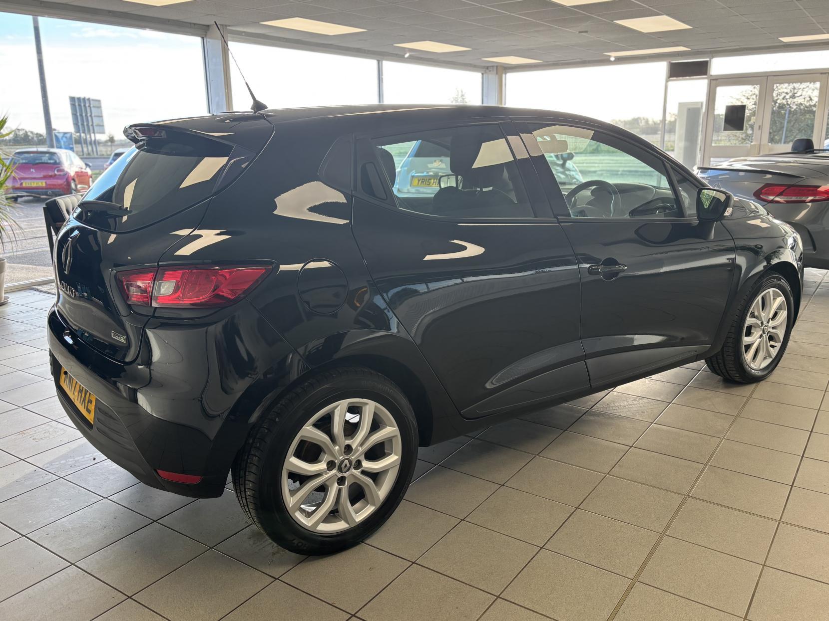 Renault Clio 1.5 dCi Play Hatchback 5dr Diesel Manual Euro 6 (s/s) (90 ps)