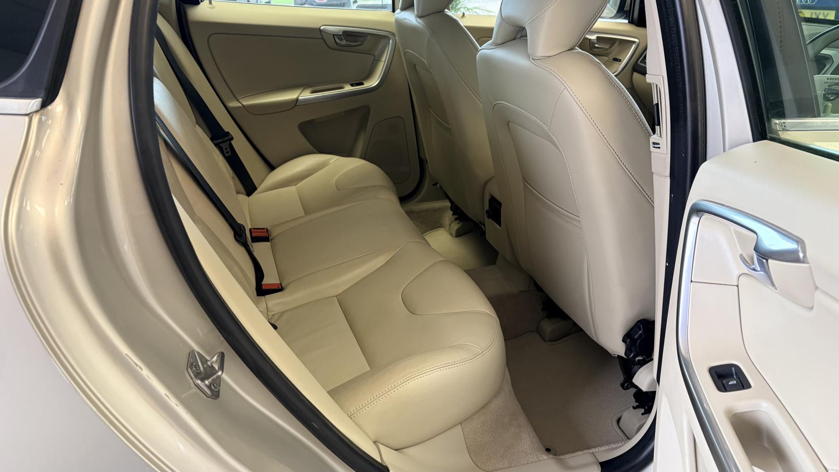 Volvo XC60 2.0 D4 SE Nav SUV 5dr Diesel Auto Euro 6 (s/s) (190 ps)