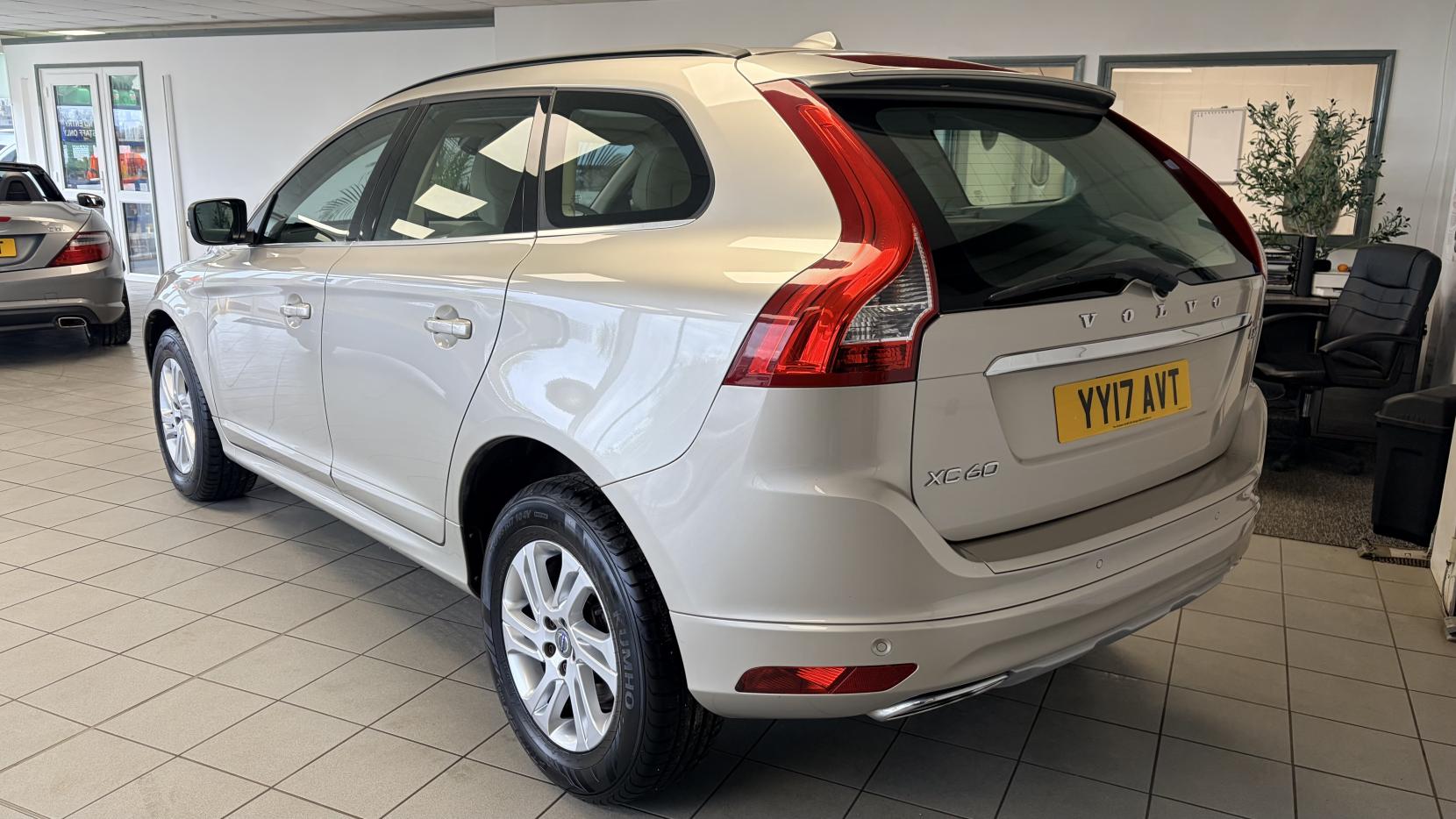 Volvo XC60 2.0 D4 SE Nav SUV 5dr Diesel Auto Euro 6 (s/s) (190 ps)