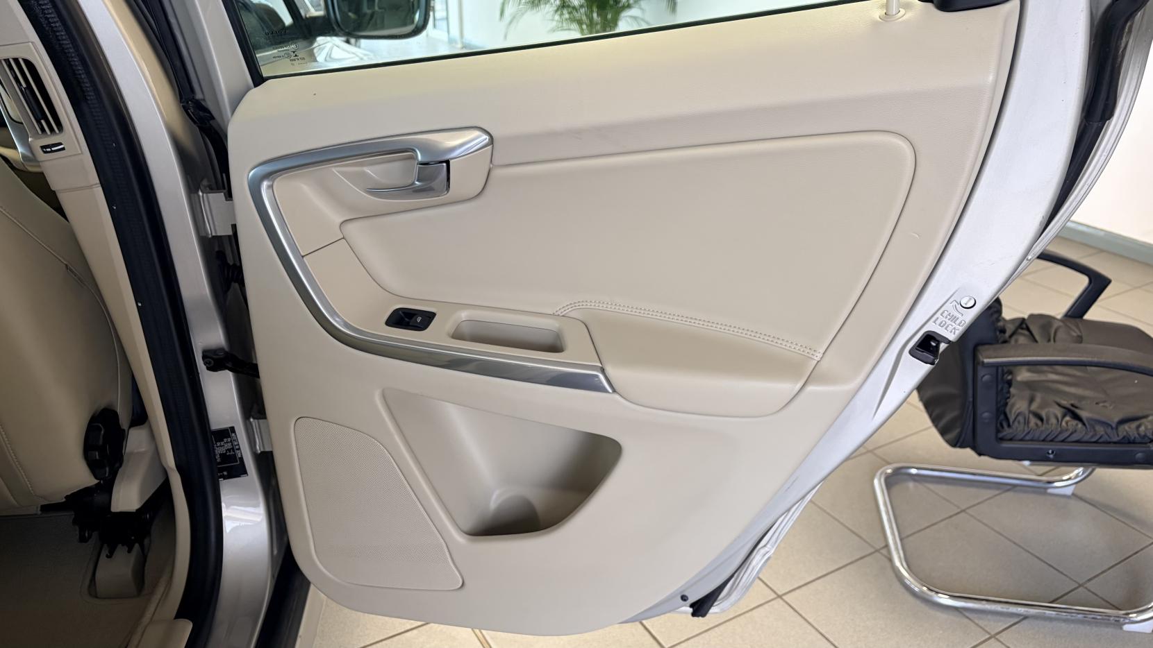 Volvo XC60 2.0 D4 SE Nav SUV 5dr Diesel Auto Euro 6 (s/s) (190 ps)