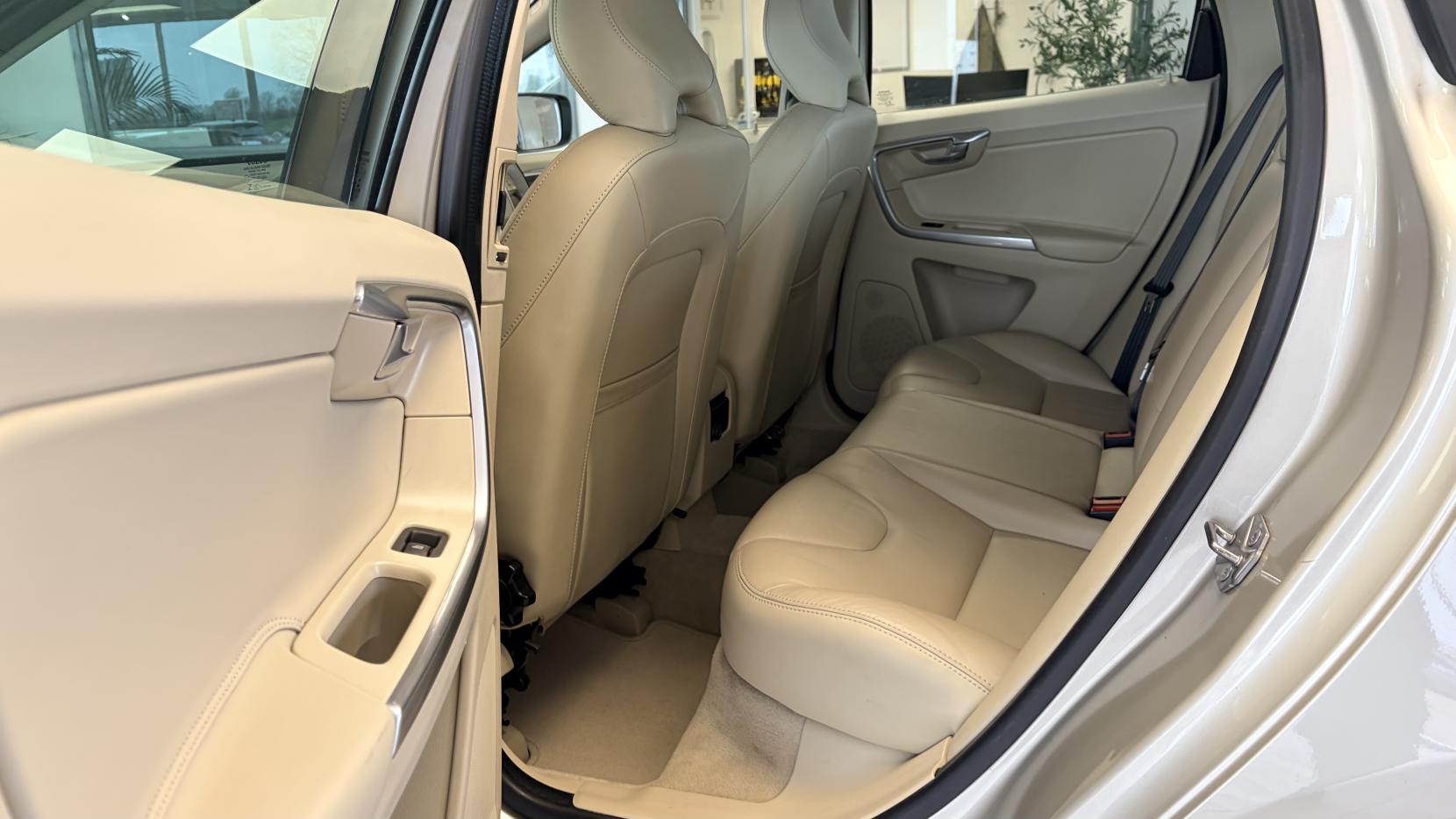 Volvo XC60 2.0 D4 SE Nav SUV 5dr Diesel Auto Euro 6 (s/s) (190 ps)