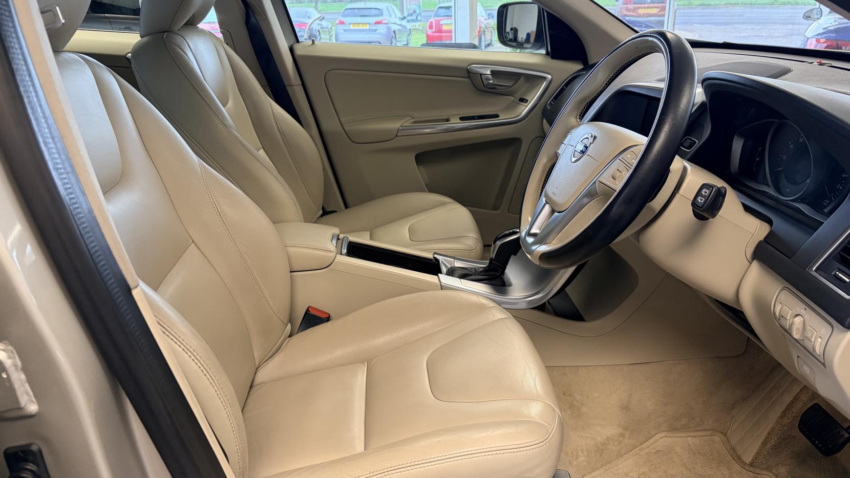 Volvo XC60 2.0 D4 SE Nav SUV 5dr Diesel Auto Euro 6 (s/s) (190 ps)