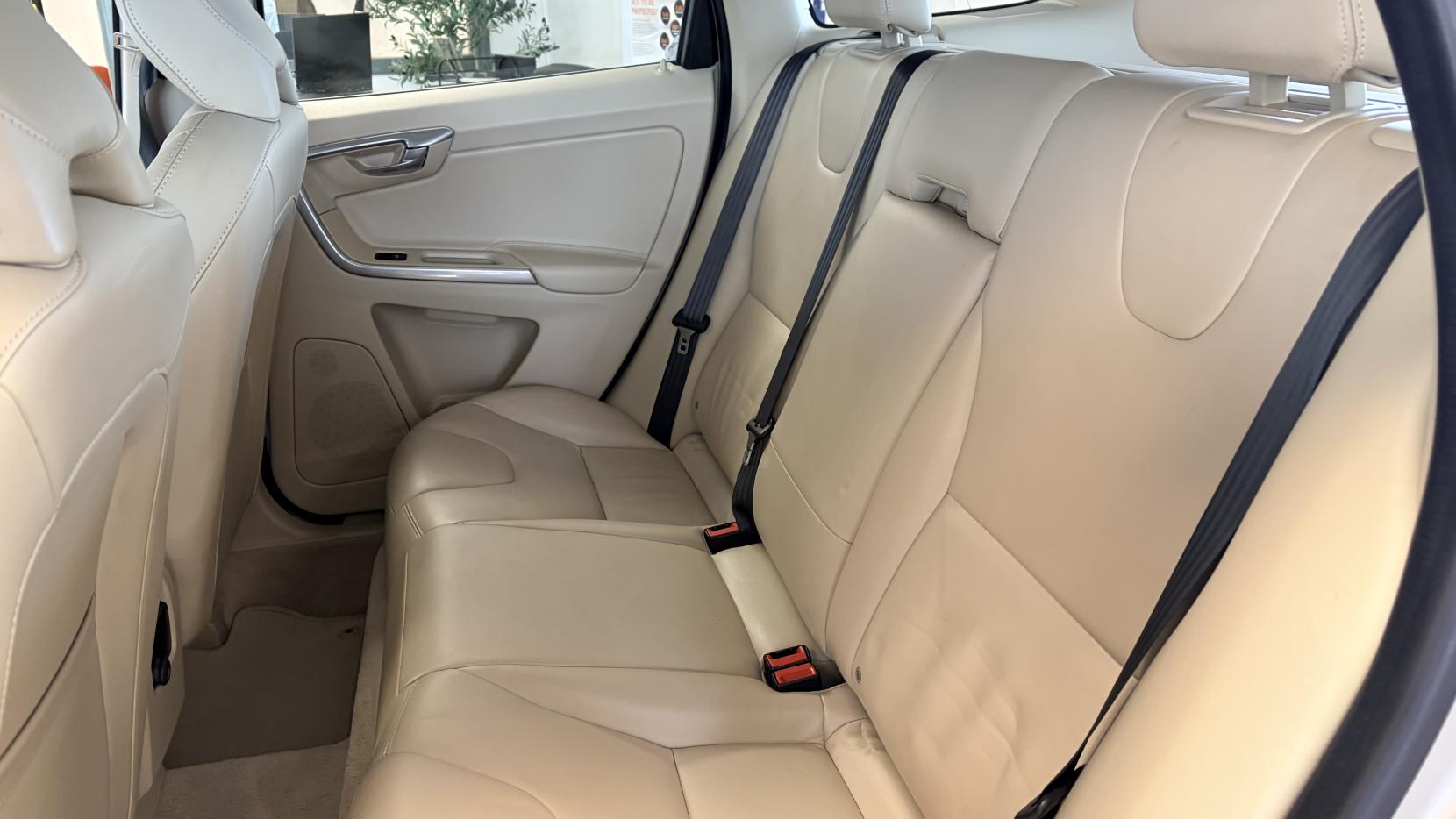 Volvo XC60 2.0 D4 SE Nav SUV 5dr Diesel Auto Euro 6 (s/s) (190 ps)