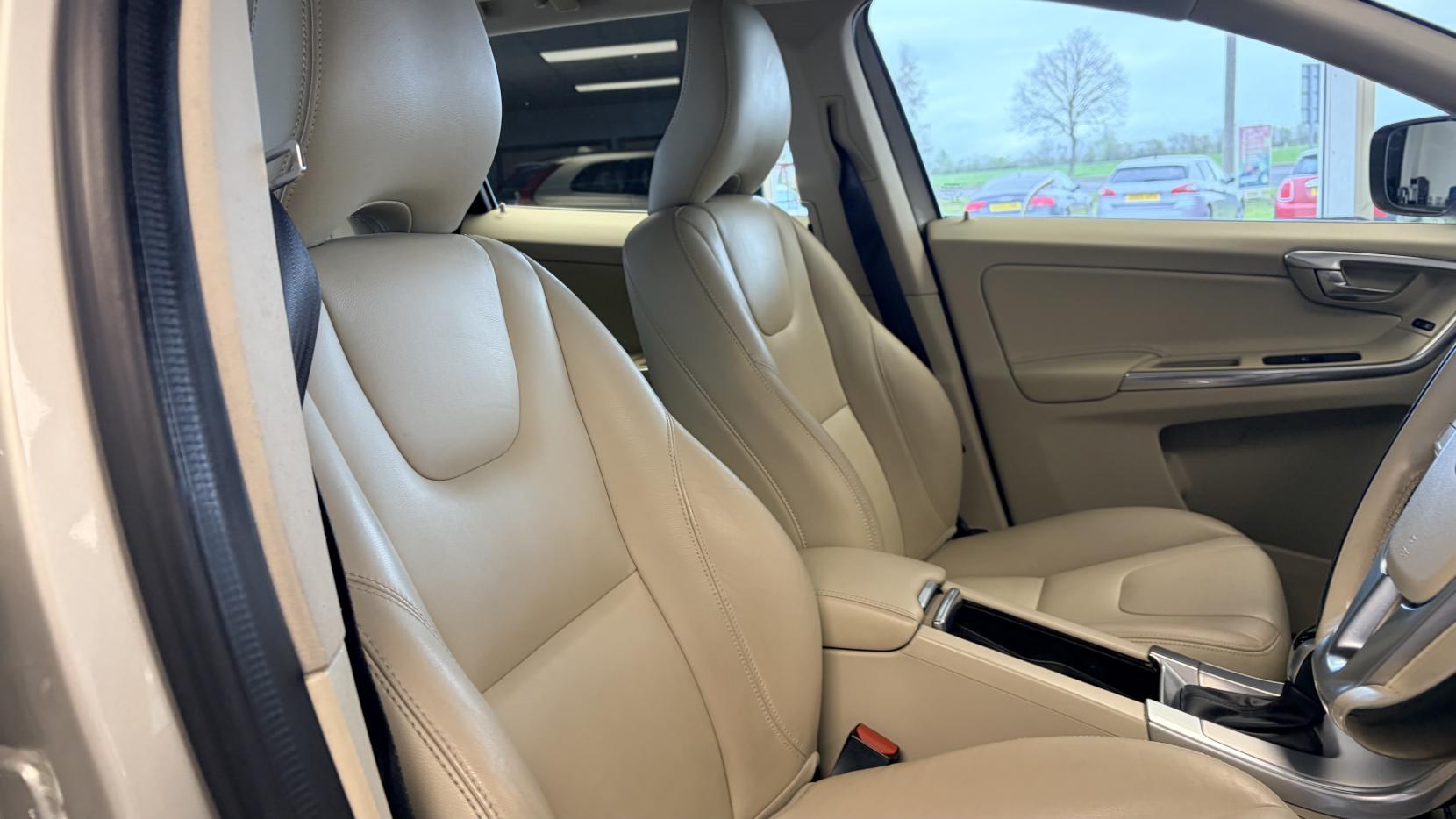 Volvo XC60 2.0 D4 SE Nav SUV 5dr Diesel Auto Euro 6 (s/s) (190 ps)