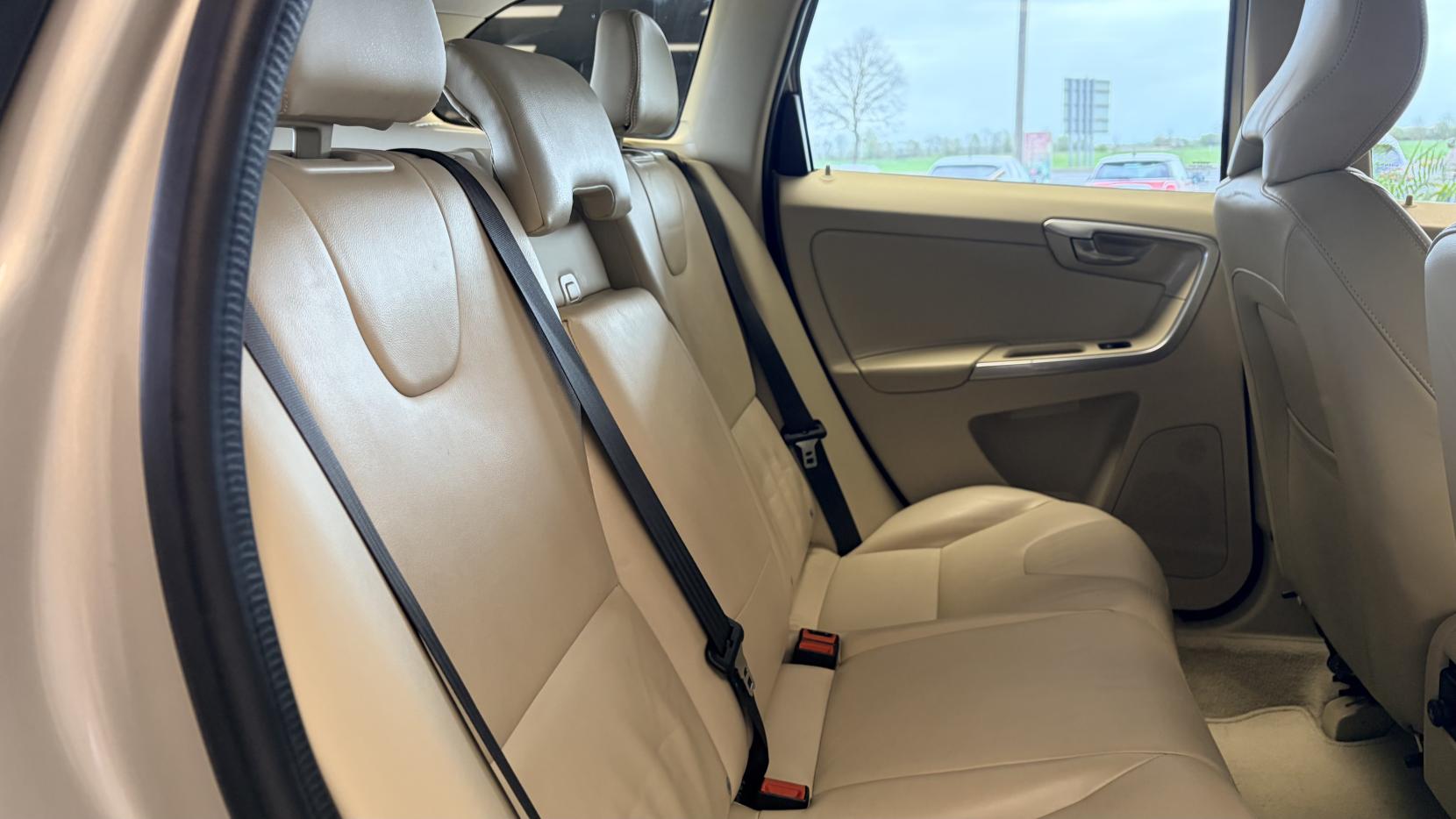 Volvo XC60 2.0 D4 SE Nav SUV 5dr Diesel Auto Euro 6 (s/s) (190 ps)