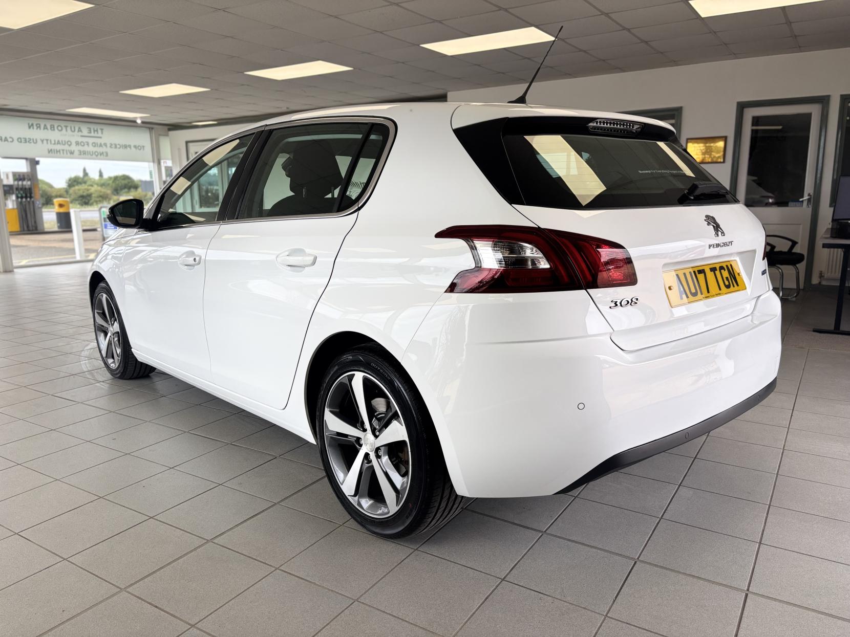 Peugeot 308 1.2 PureTech Allure Hatchback 5dr Petrol Manual Euro 6 (s/s) (130 ps)