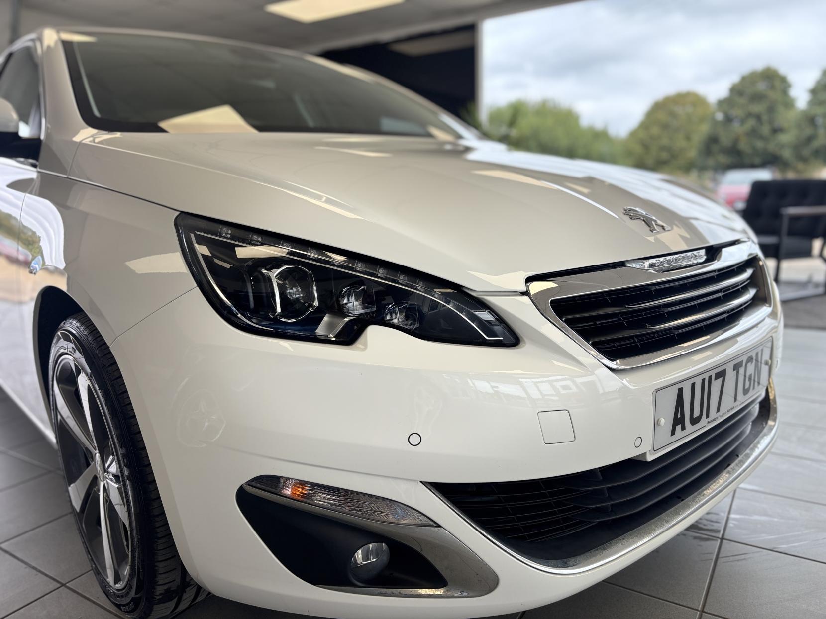 Peugeot 308 1.2 PureTech Allure Hatchback 5dr Petrol Manual Euro 6 (s/s) (130 ps)