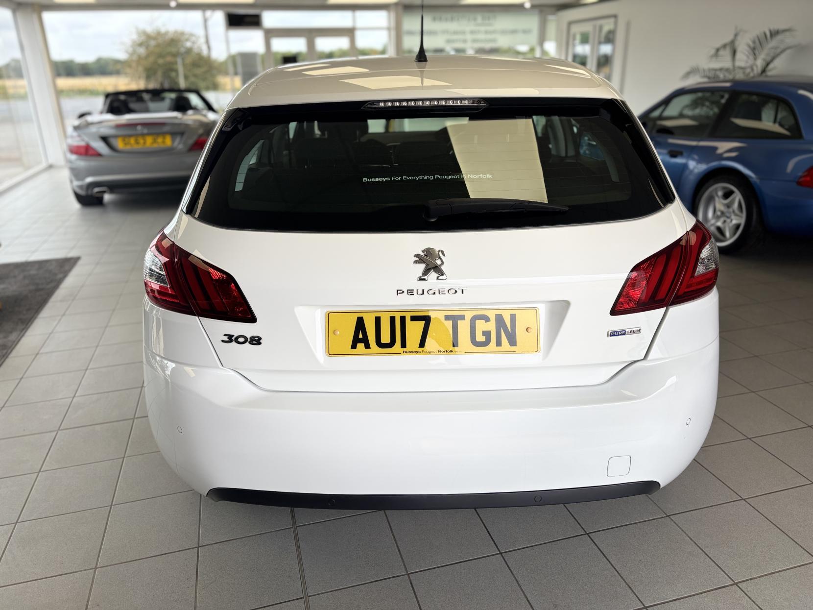 Peugeot 308 1.2 PureTech Allure Hatchback 5dr Petrol Manual Euro 6 (s/s) (130 ps)