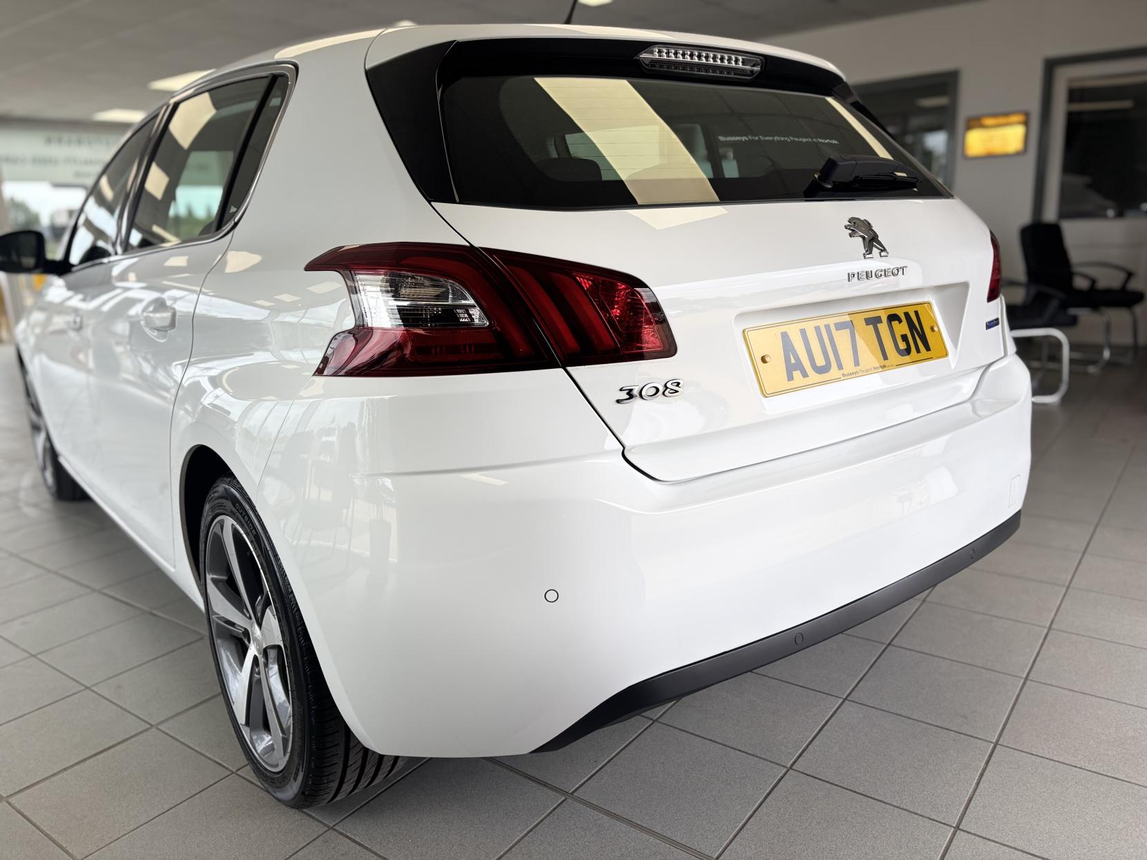 Peugeot 308 1.2 PureTech Allure Hatchback 5dr Petrol Manual Euro 6 (s/s) (130 ps)