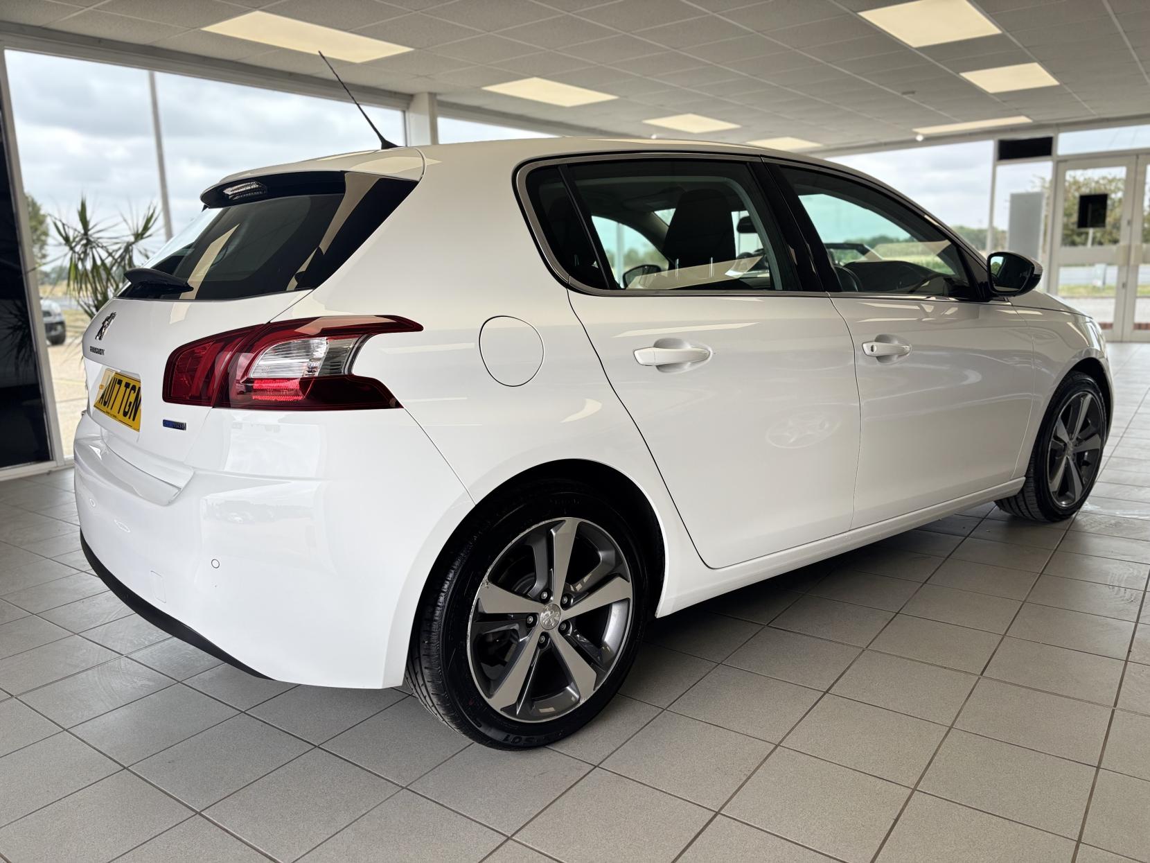 Peugeot 308 1.2 PureTech Allure Hatchback 5dr Petrol Manual Euro 6 (s/s) (130 ps)
