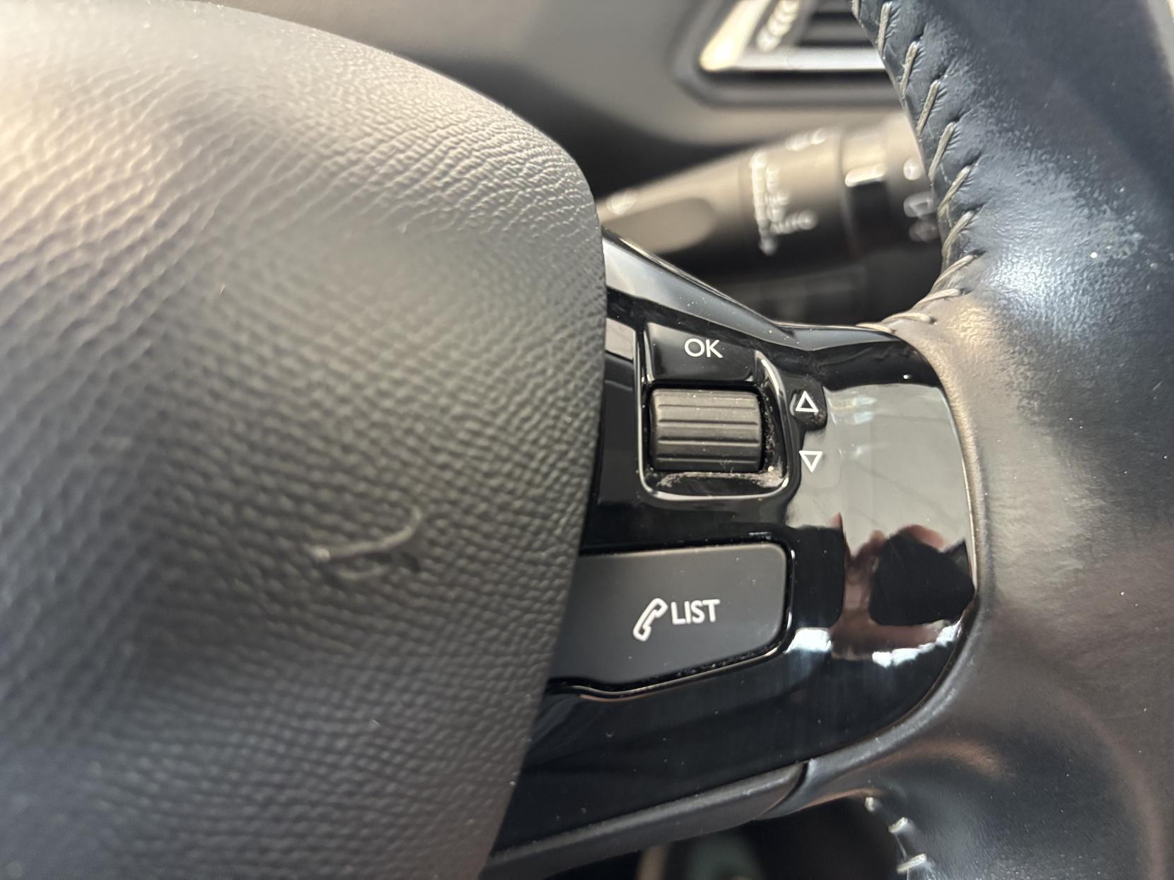 Peugeot 308 1.2 PureTech Allure Hatchback 5dr Petrol Manual Euro 6 (s/s) (130 ps)