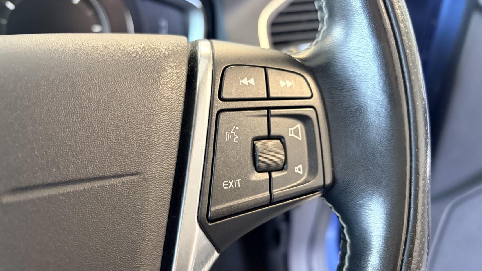 Volvo XC60 2.0 D4 R-Design Nav SUV 5dr Diesel Auto Euro 6 (s/s) (190 ps)