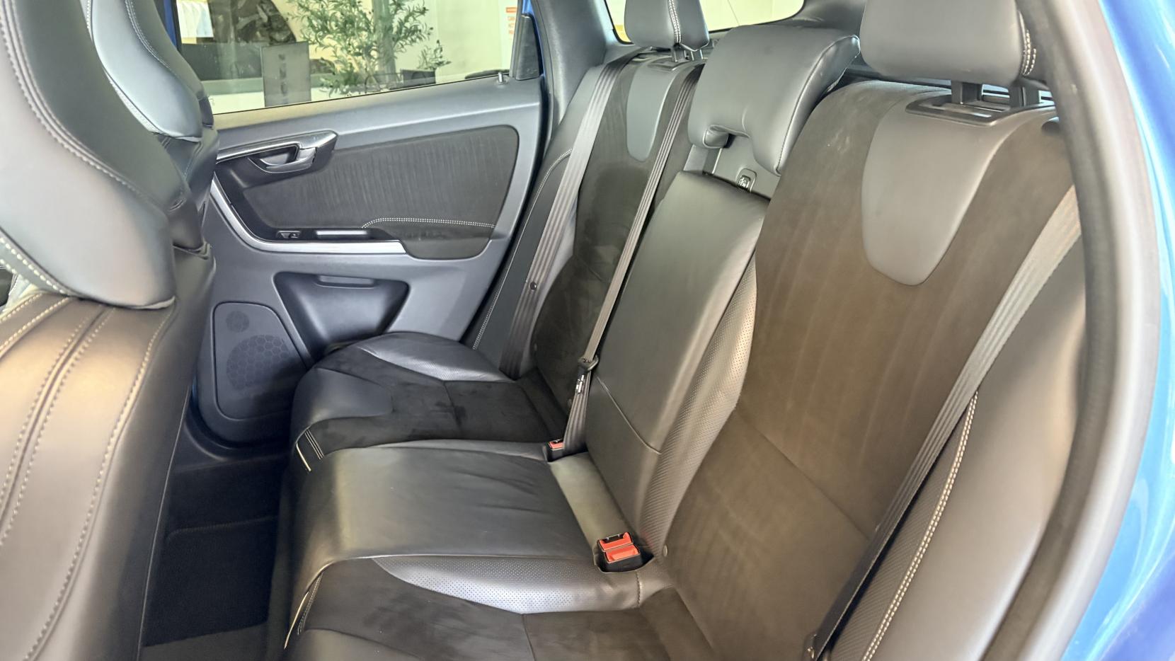 Volvo XC60 2.0 D4 R-Design Nav SUV 5dr Diesel Auto Euro 6 (s/s) (190 ps)