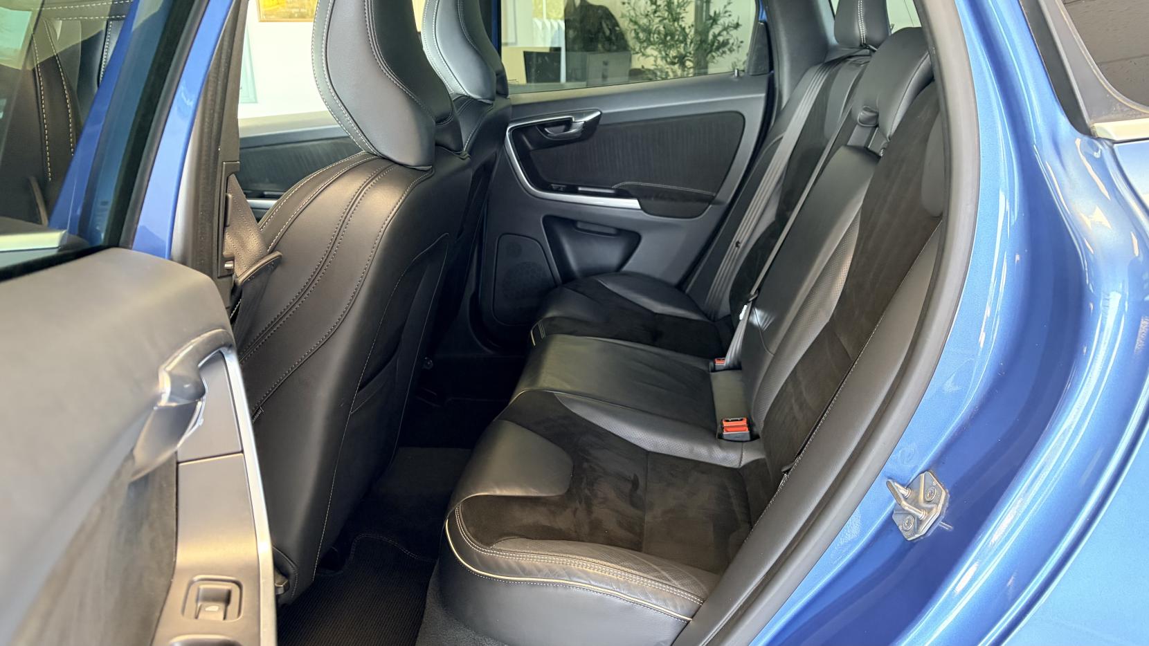 Volvo XC60 2.0 D4 R-Design Nav SUV 5dr Diesel Auto Euro 6 (s/s) (190 ps)