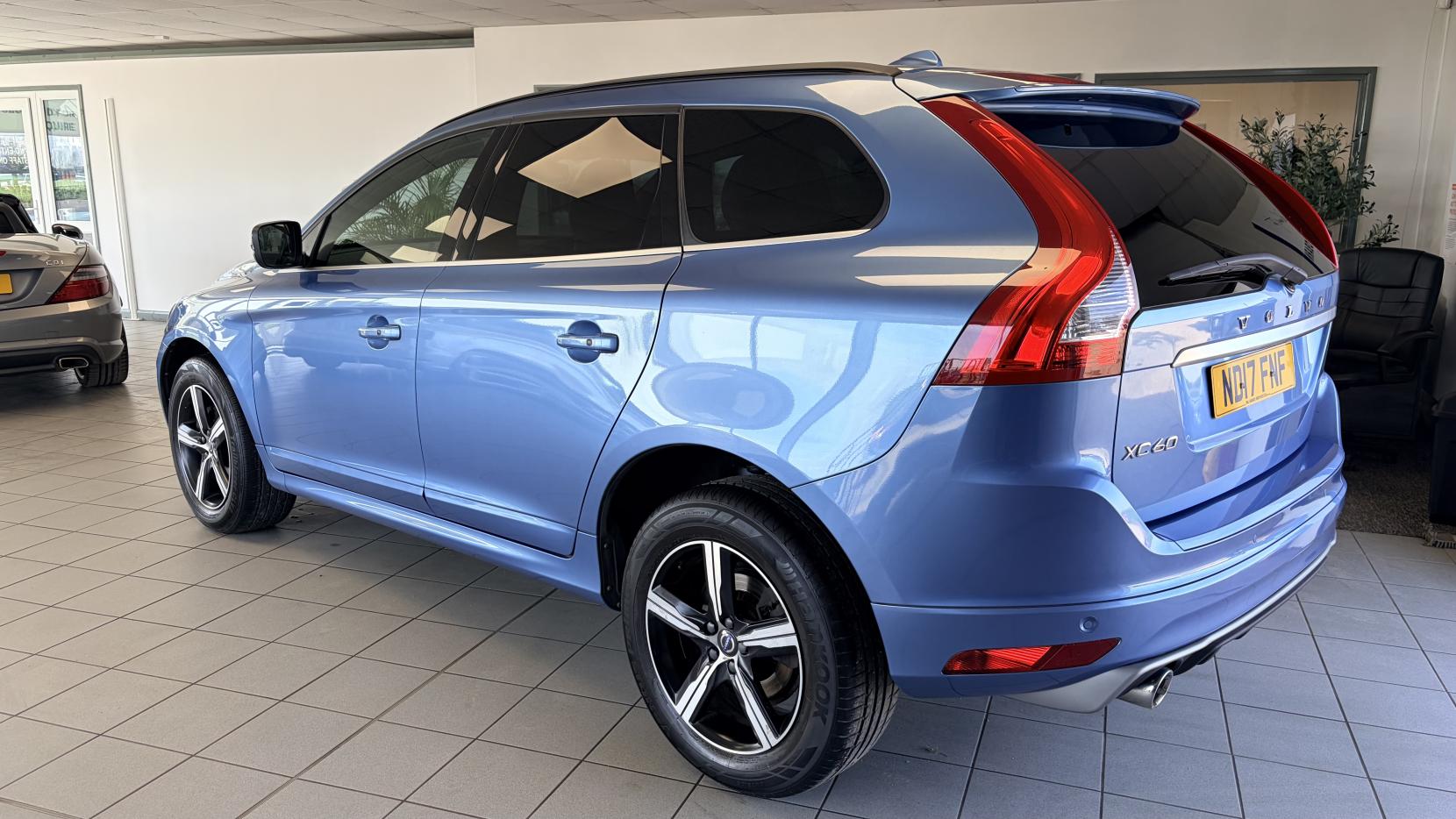 Volvo XC60 2.0 D4 R-Design Nav SUV 5dr Diesel Auto Euro 6 (s/s) (190 ps)