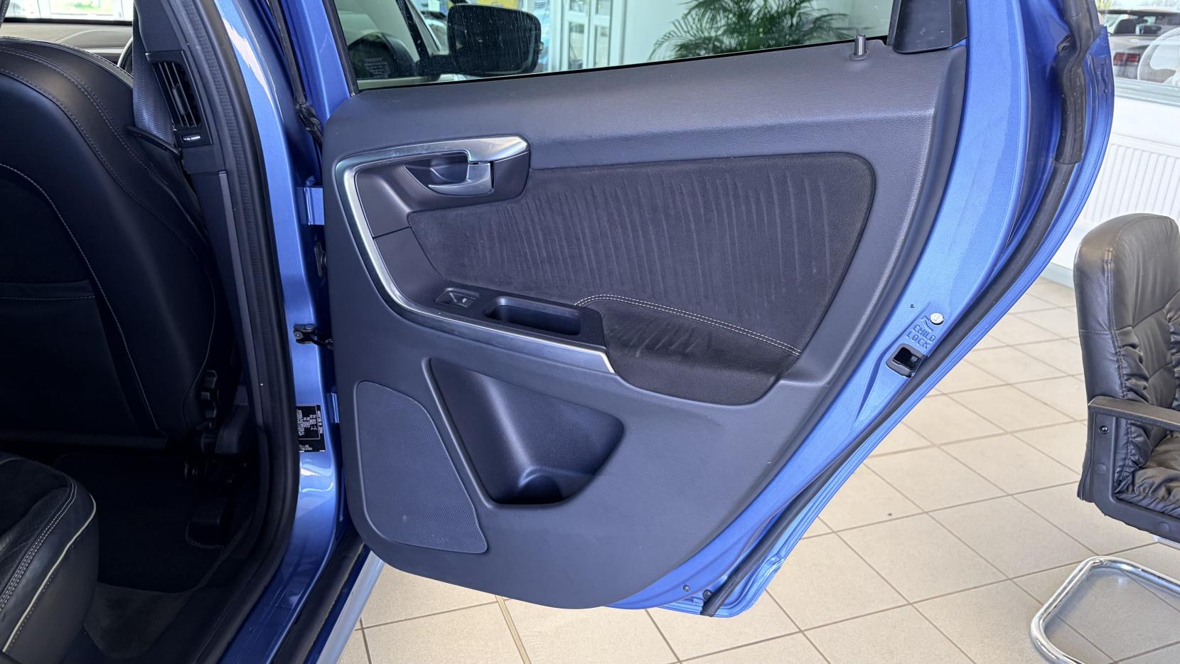 Volvo XC60 2.0 D4 R-Design Nav SUV 5dr Diesel Auto Euro 6 (s/s) (190 ps)