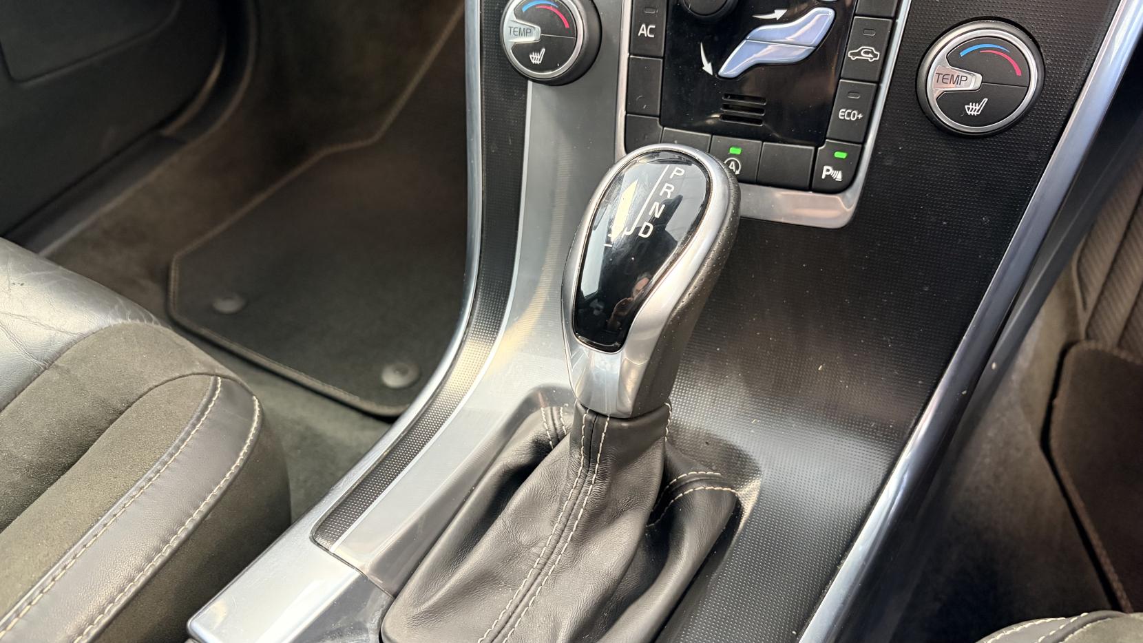 Volvo XC60 2.0 D4 R-Design Nav SUV 5dr Diesel Auto Euro 6 (s/s) (190 ps)