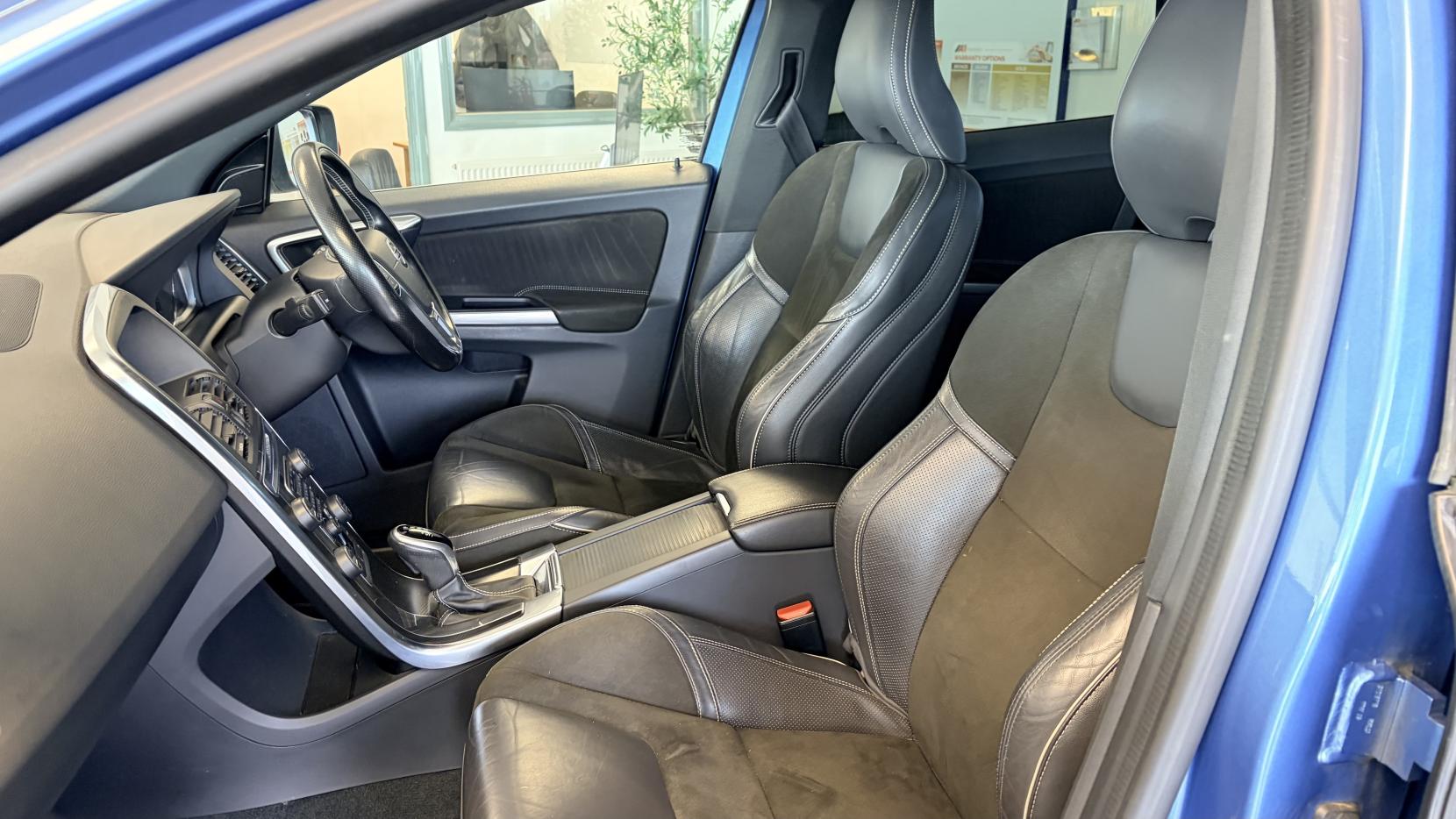 Volvo XC60 2.0 D4 R-Design Nav SUV 5dr Diesel Auto Euro 6 (s/s) (190 ps)