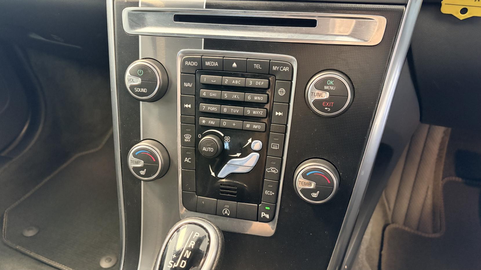 Volvo XC60 2.0 D4 R-Design Nav SUV 5dr Diesel Auto Euro 6 (s/s) (190 ps)