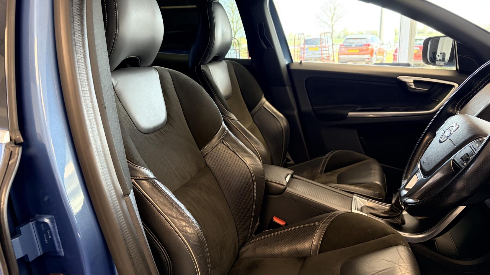 Volvo XC60 2.0 D4 R-Design Nav SUV 5dr Diesel Auto Euro 6 (s/s) (190 ps)