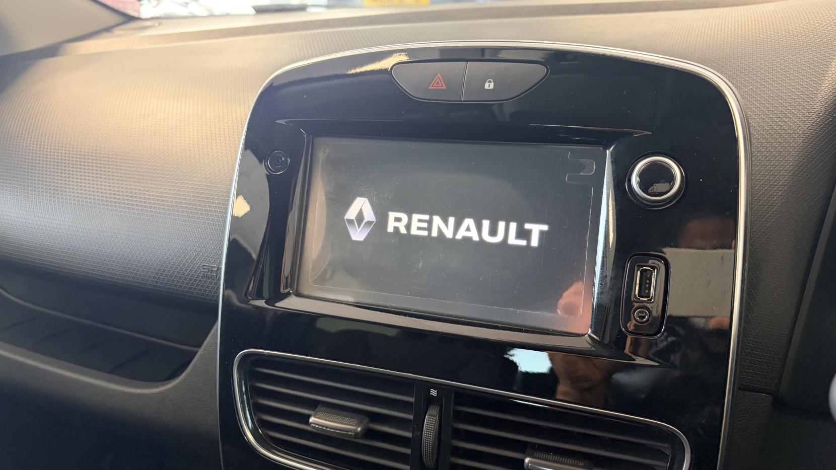 Renault Clio 1.5 dCi Dynamique S Nav Hatchback 5dr Diesel Manual Euro 6 (s/s) (90 ps)