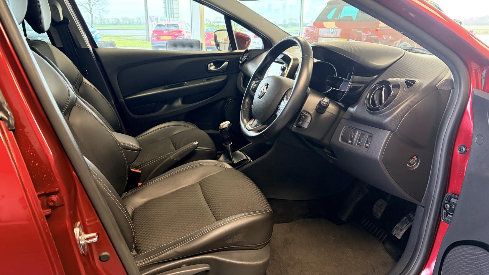 Renault Clio 1.5 dCi Dynamique S Nav Hatchback 5dr Diesel Manual Euro 6 (s/s) (90 ps)