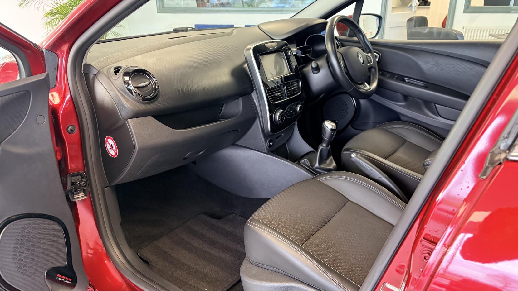 Renault Clio 1.5 dCi Dynamique S Nav Hatchback 5dr Diesel Manual Euro 6 (s/s) (90 ps)