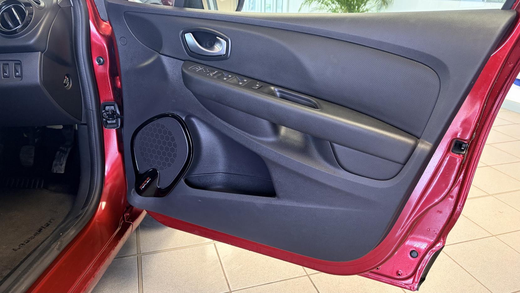 Renault Clio 1.5 dCi Dynamique S Nav Hatchback 5dr Diesel Manual Euro 6 (s/s) (90 ps)