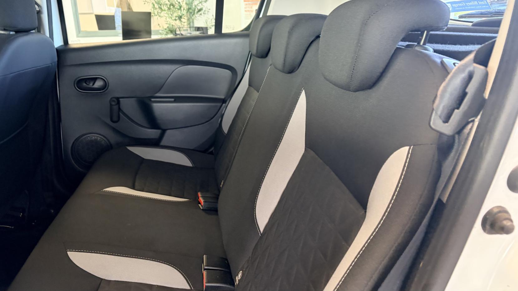 Dacia Sandero Stepway 1.5 dCi Laureate Hatchback 5dr Diesel Manual Euro 6 (s/s) (90 ps)