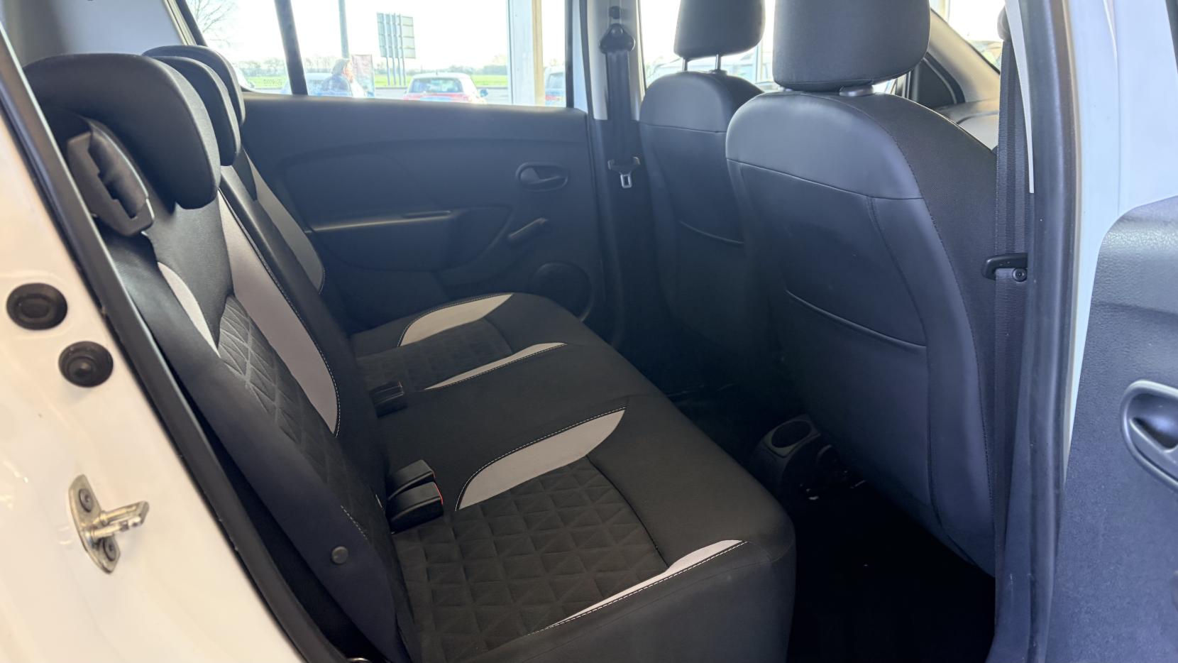 Dacia Sandero Stepway 1.5 dCi Laureate Hatchback 5dr Diesel Manual Euro 6 (s/s) (90 ps)