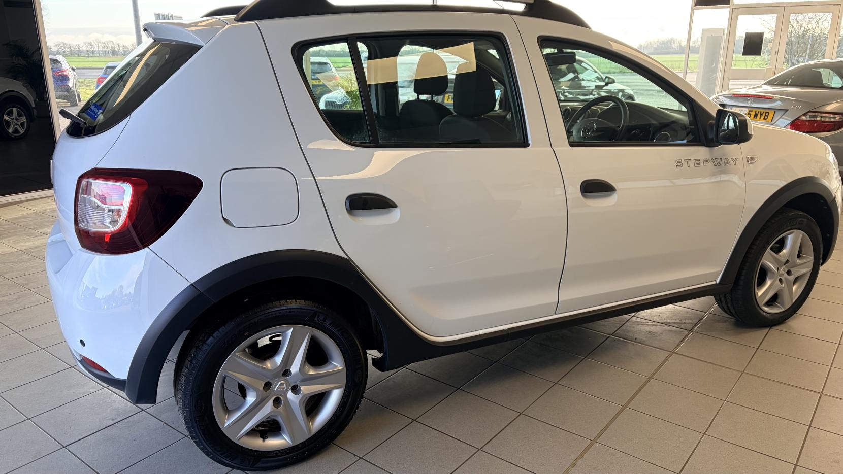 Dacia Sandero Stepway 1.5 dCi Laureate Hatchback 5dr Diesel Manual Euro 6 (s/s) (90 ps)