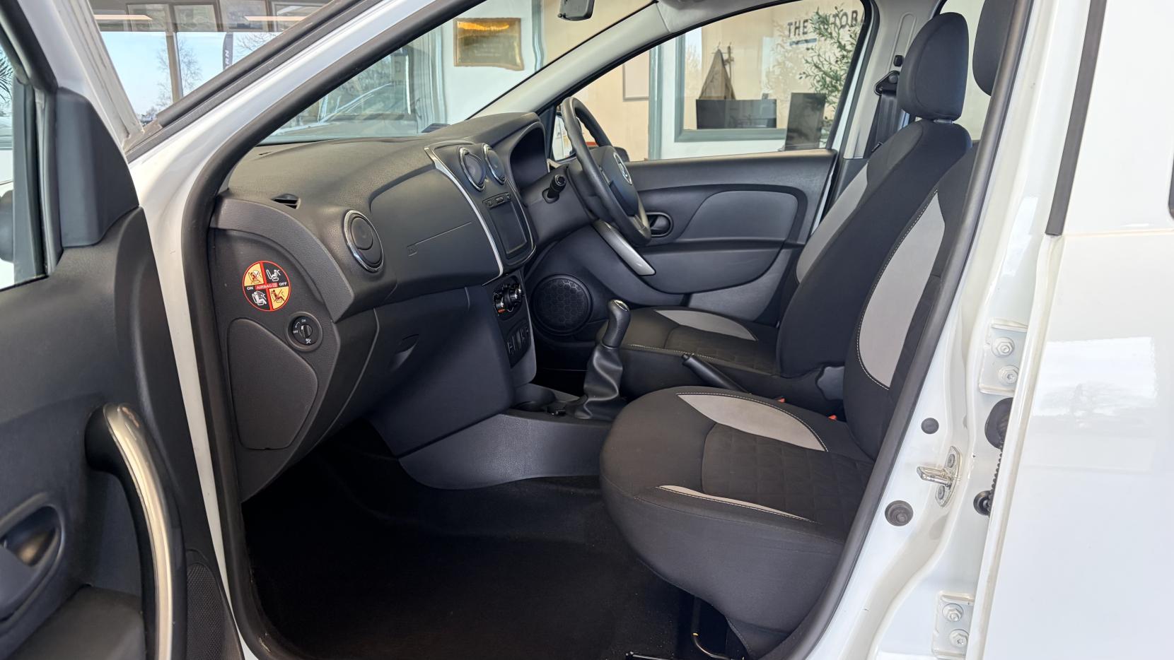 Dacia Sandero Stepway 1.5 dCi Laureate Hatchback 5dr Diesel Manual Euro 6 (s/s) (90 ps)