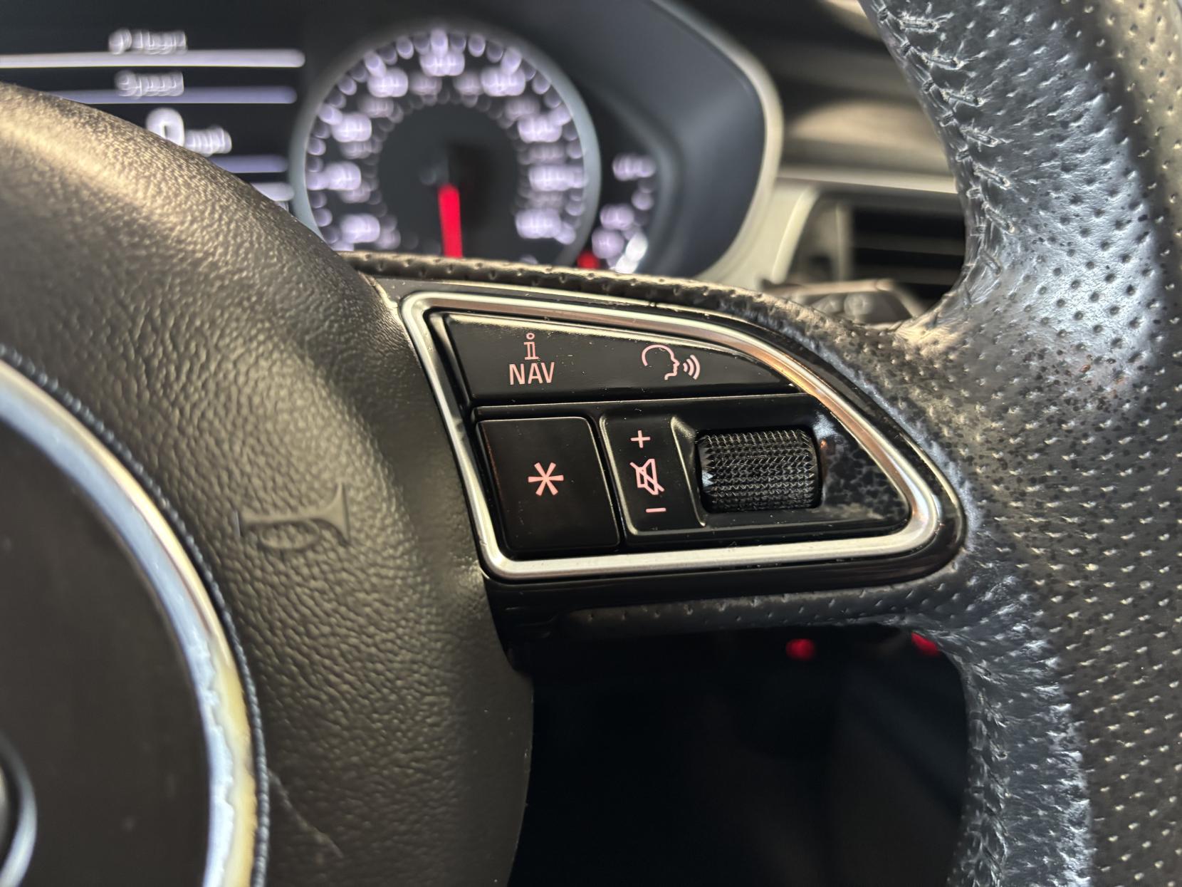 Audi A6 Avant 2.0 TDI ultra Black Edition Estate 5dr Diesel Manual Euro 6 (s/s) (190 ps)