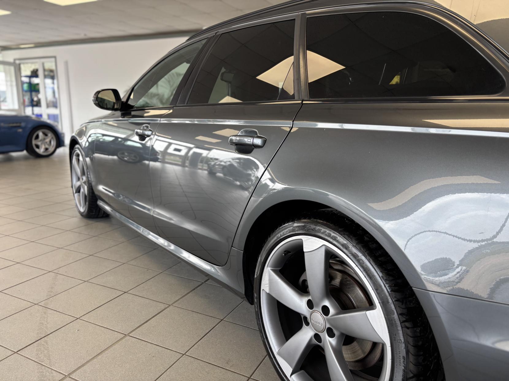 Audi A6 Avant 2.0 TDI ultra Black Edition Estate 5dr Diesel Manual Euro 6 (s/s) (190 ps)