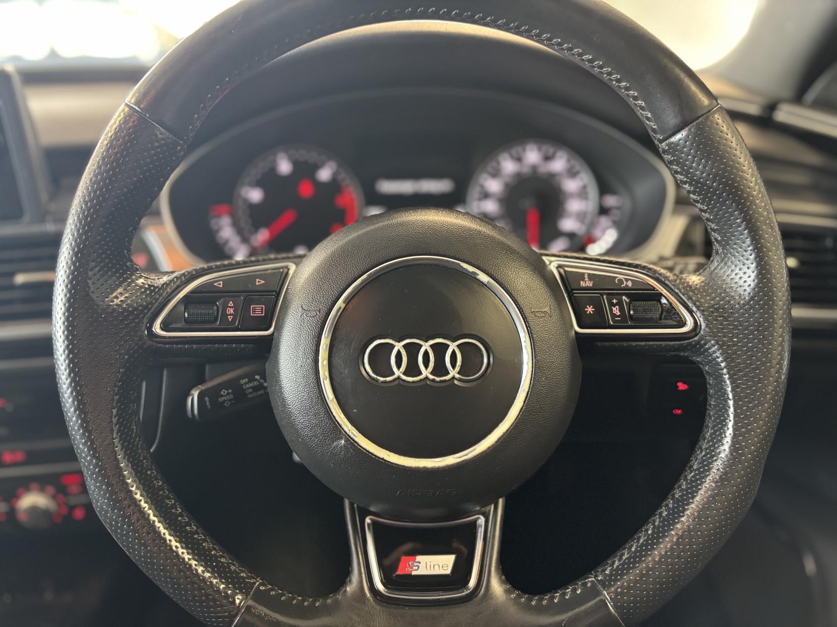 Audi A6 Avant 2.0 TDI ultra Black Edition Estate 5dr Diesel Manual Euro 6 (s/s) (190 ps)