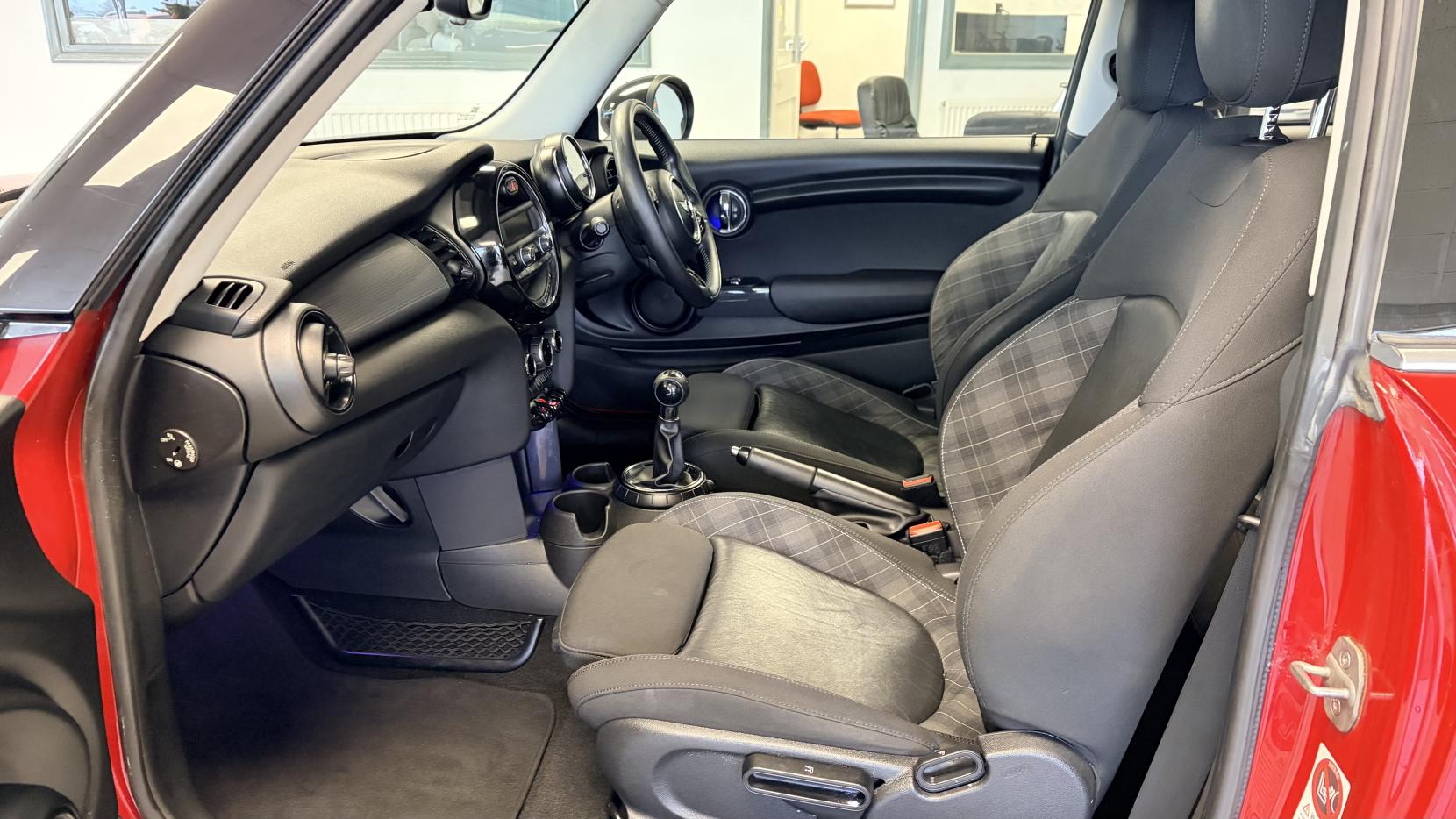 MINI Hatch 1.5 Cooper Hatchback 3dr Petrol Manual Euro 6 (s/s) (136 ps)