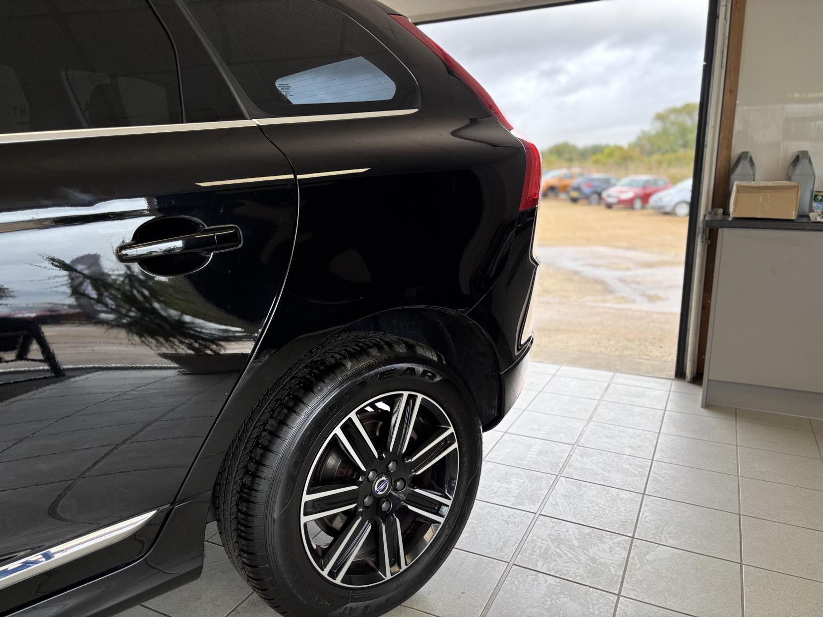 Volvo XC60 2.4 D5 SE Lux Nav SUV 5dr Diesel Manual AWD Euro 6 (s/s) (220 ps)