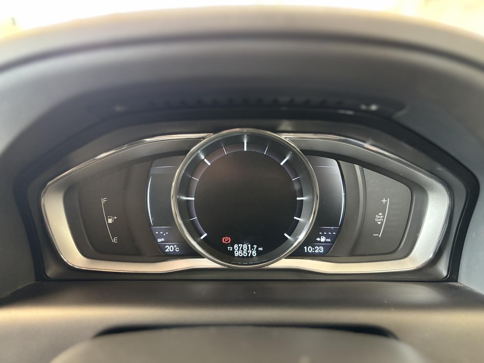 Volvo XC60 2.4 D5 SE Lux Nav SUV 5dr Diesel Manual AWD Euro 6 (s/s) (220 ps)