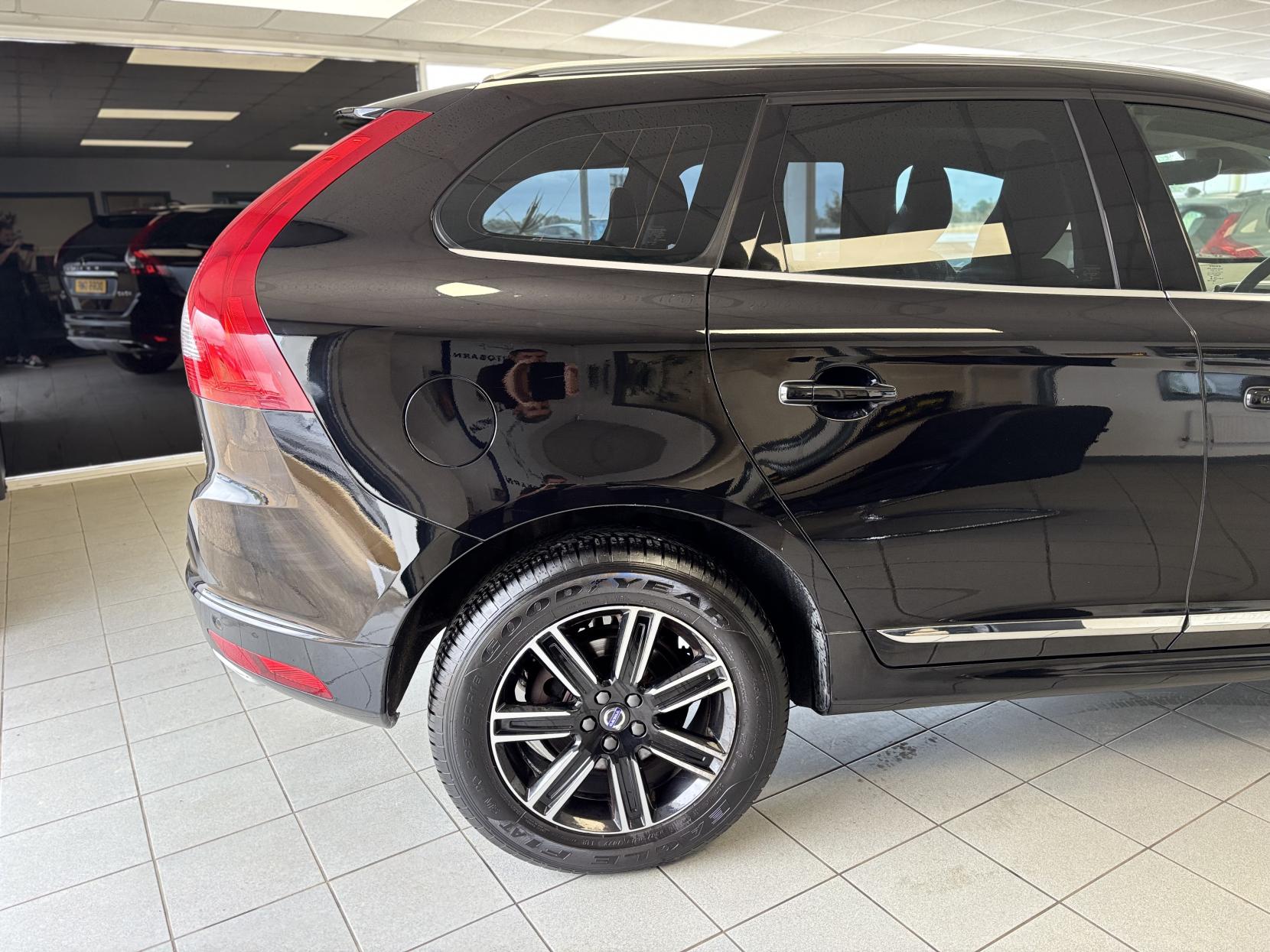 Volvo XC60 2.4 D5 SE Lux Nav SUV 5dr Diesel Manual AWD Euro 6 (s/s) (220 ps)