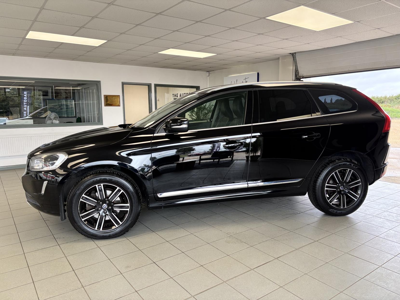 Volvo XC60 2.4 D5 SE Lux Nav SUV 5dr Diesel Manual AWD Euro 6 (s/s) (220 ps)