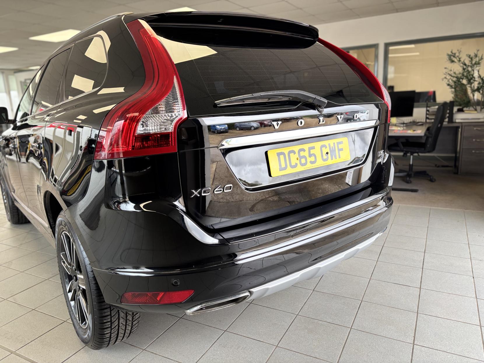 Volvo XC60 2.4 D5 SE Lux Nav SUV 5dr Diesel Manual AWD Euro 6 (s/s) (220 ps)