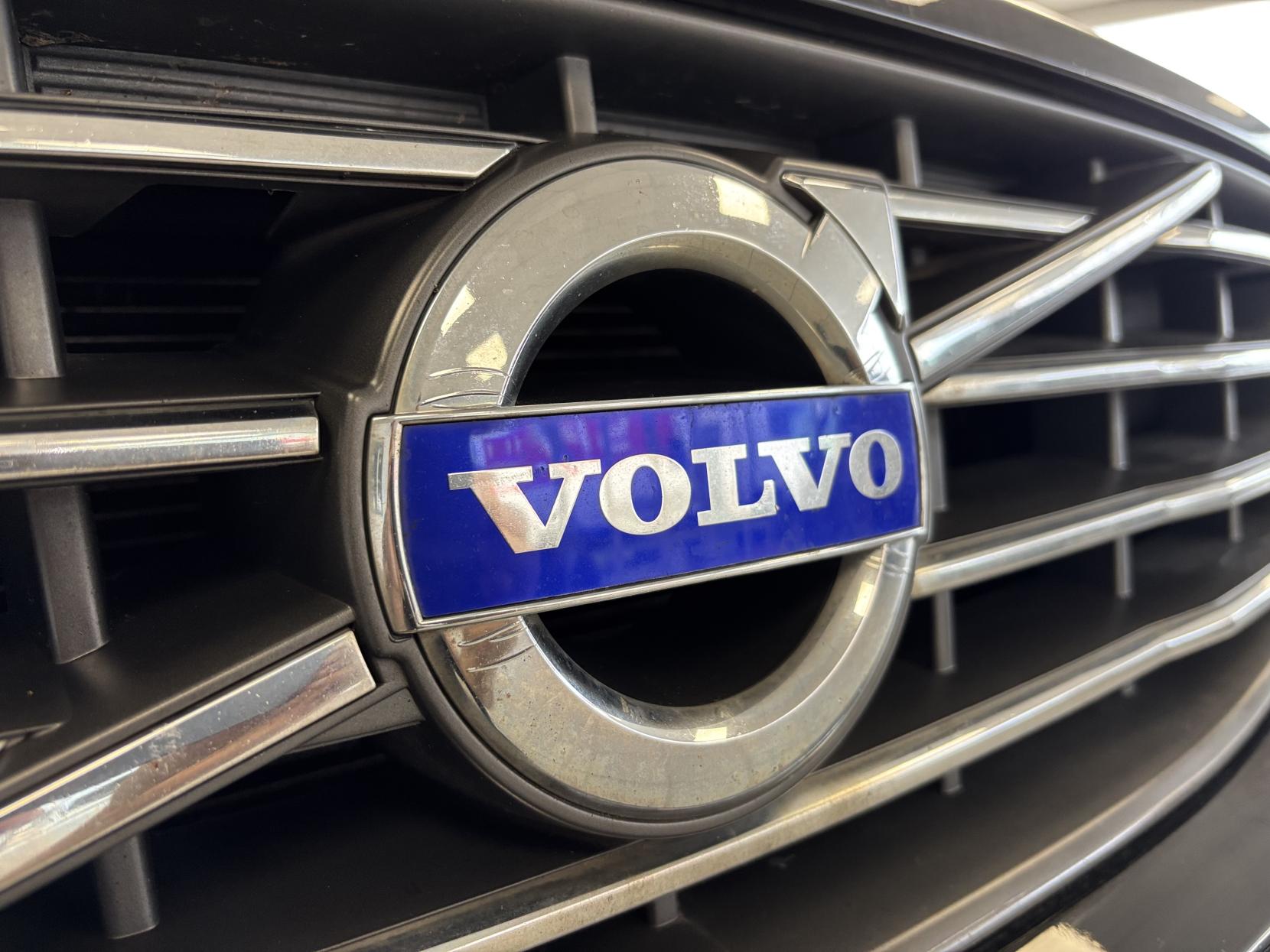 Volvo XC60 2.4 D5 SE Lux Nav SUV 5dr Diesel Manual AWD Euro 6 (s/s) (220 ps)