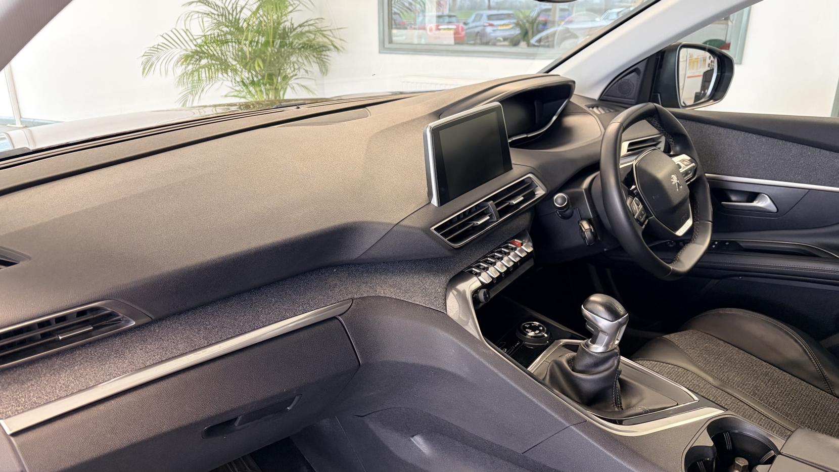 Peugeot 3008 1.2 PureTech Allure SUV 5dr Petrol Manual Euro 6 (s/s) (130 ps)