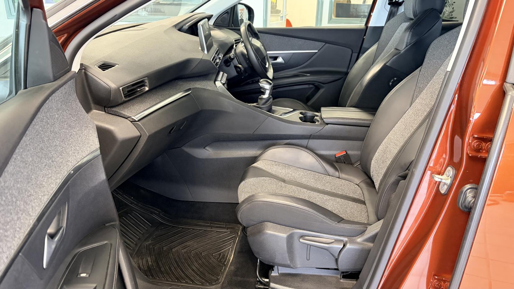 Peugeot 3008 1.2 PureTech Allure SUV 5dr Petrol Manual Euro 6 (s/s) (130 ps)