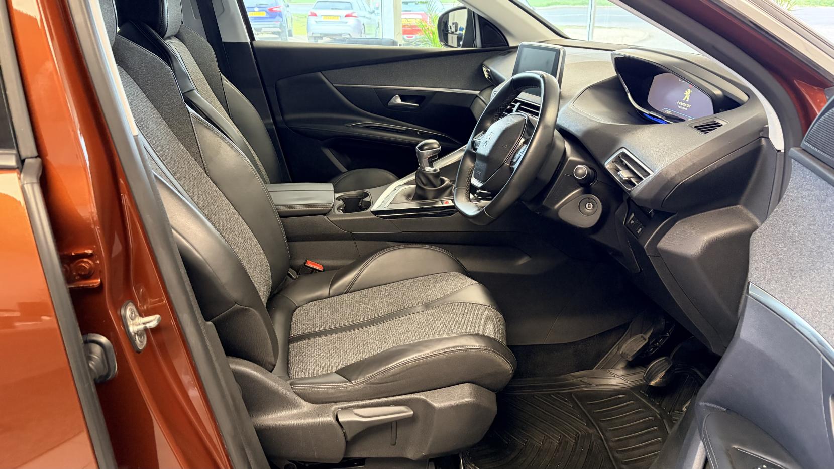 Peugeot 3008 1.2 PureTech Allure SUV 5dr Petrol Manual Euro 6 (s/s) (130 ps)